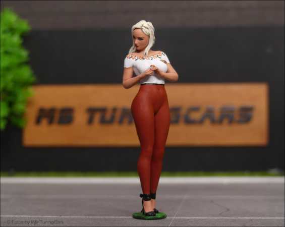 1:18 Russian Girl - Handmade - 3D - Unique -